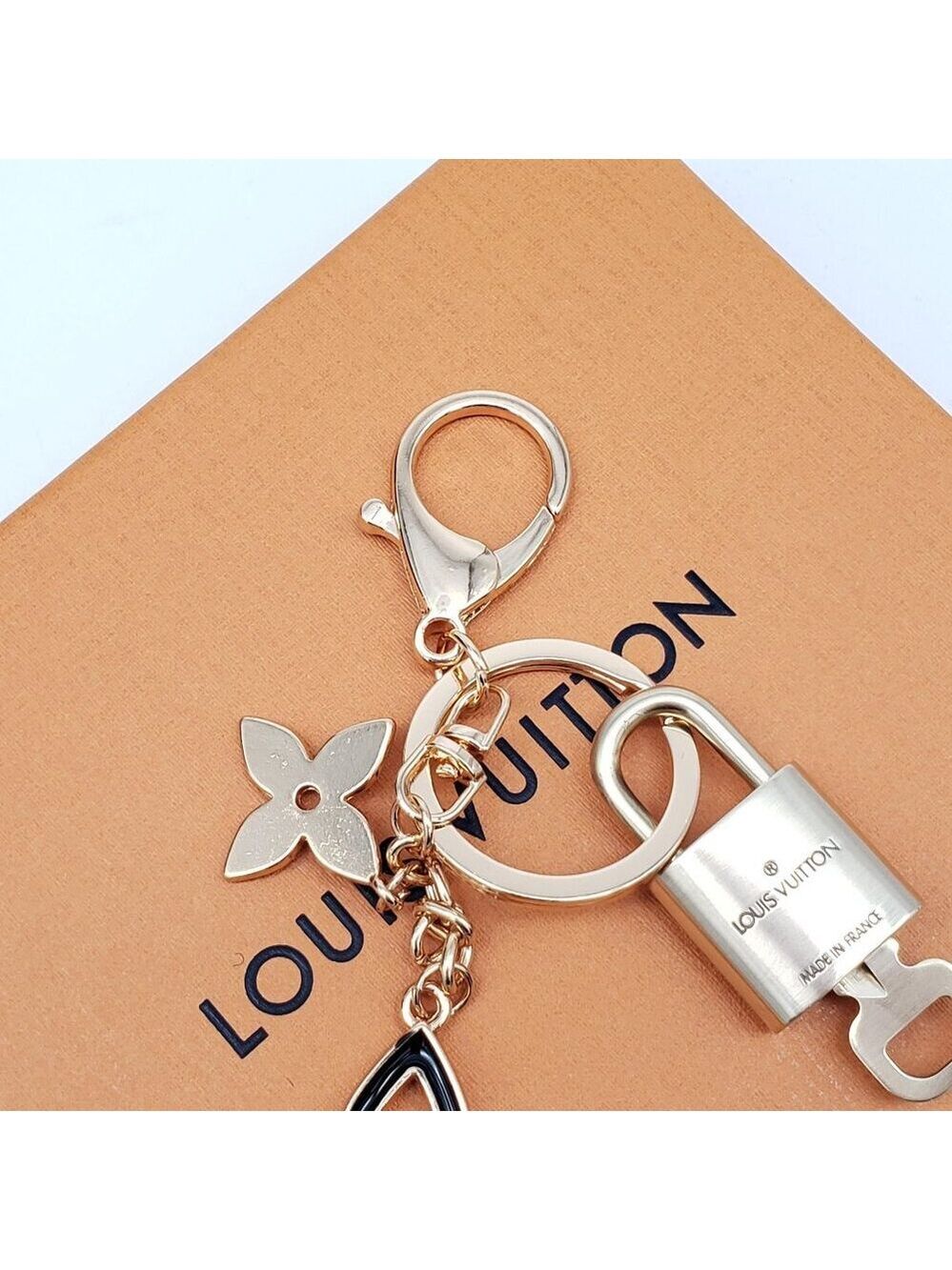 Authentic Louis Vuitton Gold Lock & Box w/ Unbranded Clover Bagcharm - Picture 5 of 9